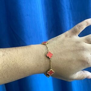 Clover bracelet (red and gold) van Cleef inspired